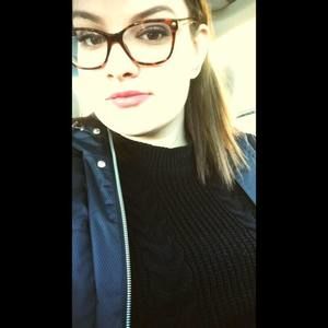 Meet your Posher, Lauren